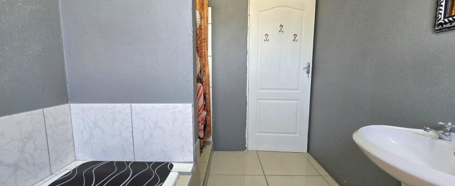 2 Bedroom Property for Sale in Franskraal Western Cape